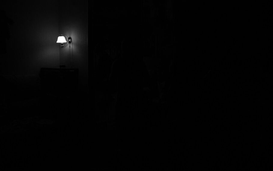 206304_light-light-darkness-the-room_p